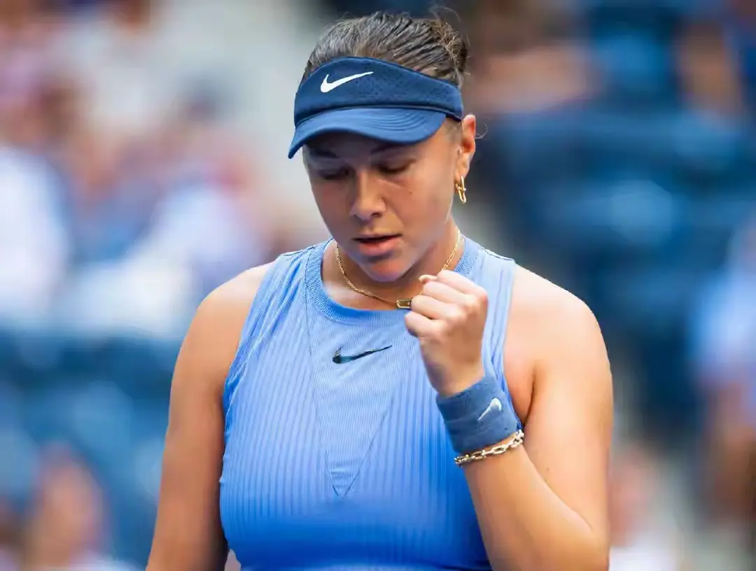 尼西莫娃, 观赛时间非, 本场比赛会