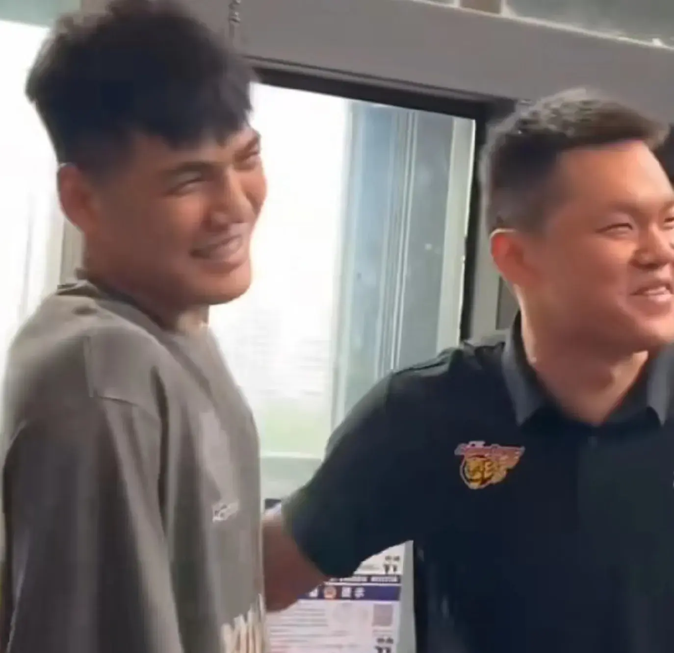 朱八一箭双, 完美解决了, 只要这笔签