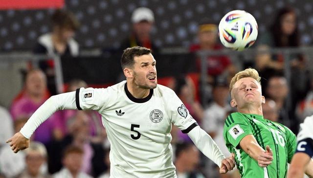 在第, 断球后往前 在第, 断球后往前