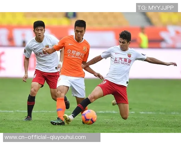 2019年足球友谊赛上海上港对阵国际球队精彩回顾与赛后分析