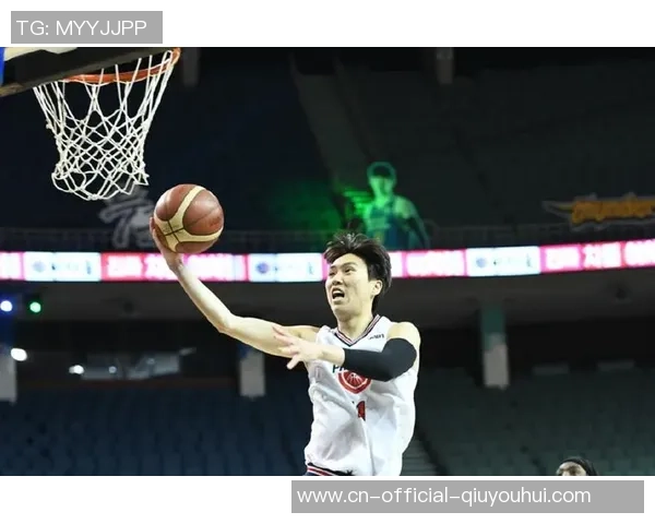 韩国篮球激战蔚山现代太阳神对决安参全力争胜展现实力与激情